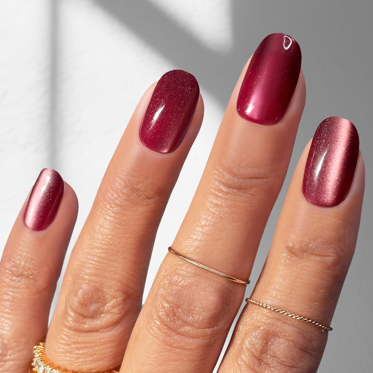 Crimson Romance - Oval Medium - Sustainable Nails