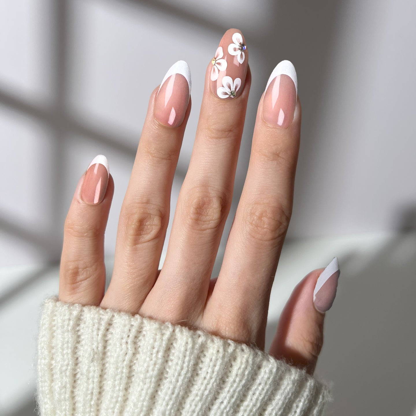 Peach Fleur - Almond Sustainable Nails