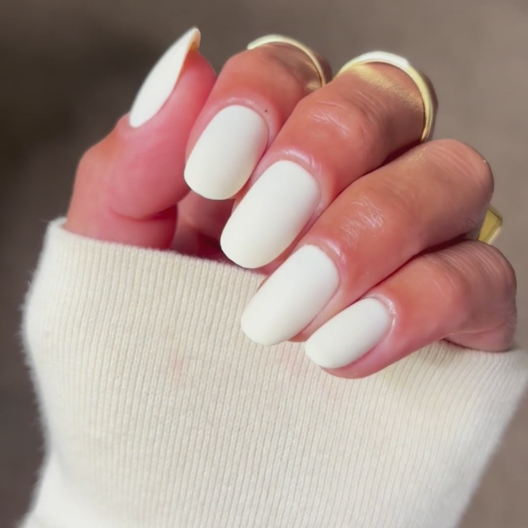 Cream - Oval - Sustainable Nails